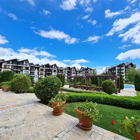 Aspen Golf With Stunning Mountain View Apartment